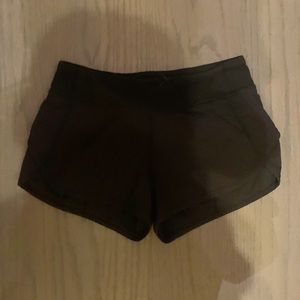 kid lululemon shorts !!